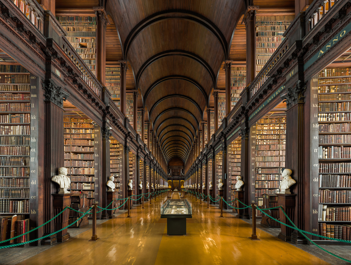 Long_Room_Interior,_Trinity_College_Dublin,_Ireland_-_Diliff